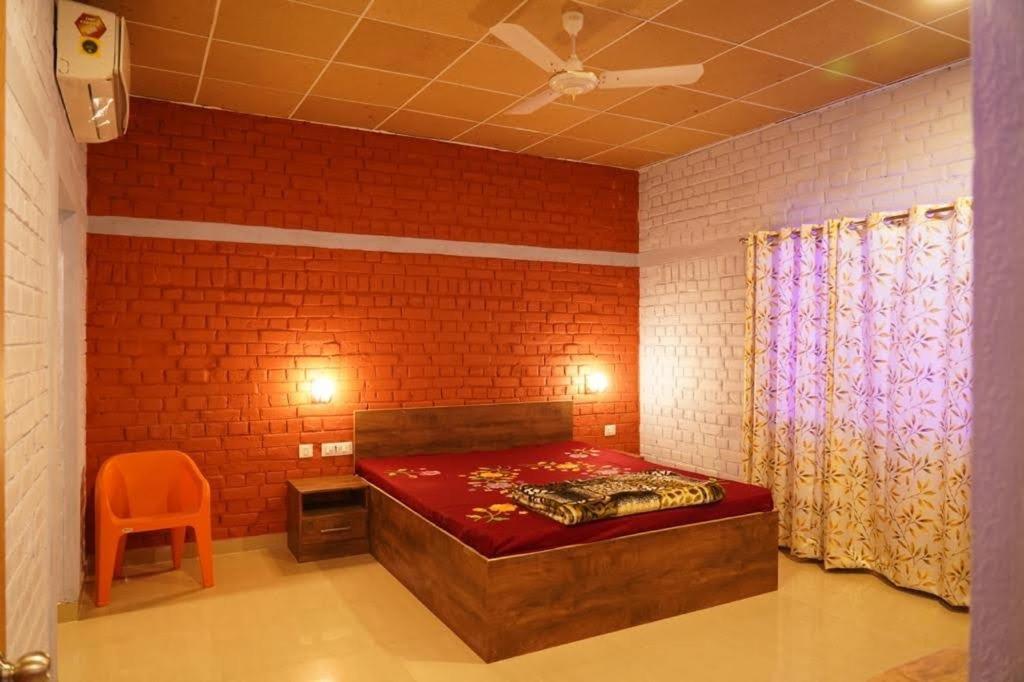 Brick Field Hotel Benares Buitenkant foto