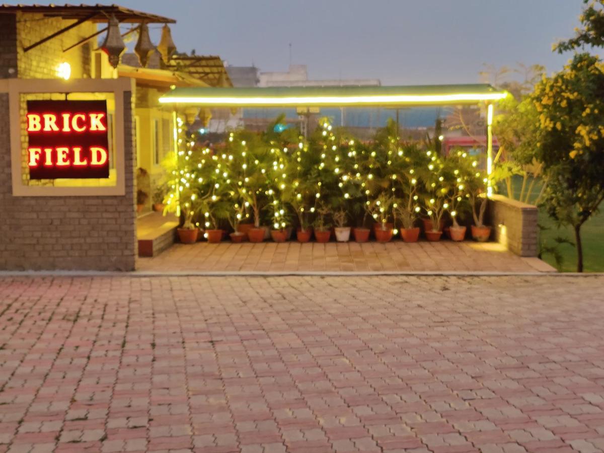 Brick Field Hotel Benares Buitenkant foto