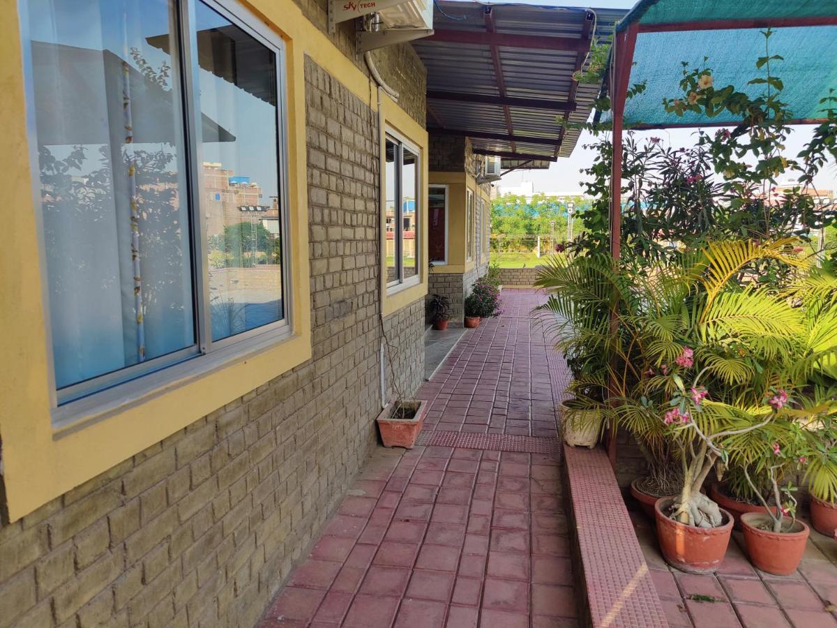 Brick Field Hotel Benares Buitenkant foto